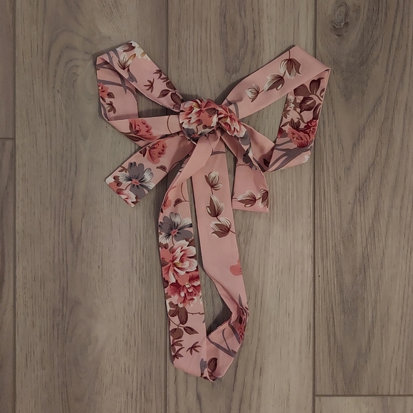 NWOT Floral Mini Dress - Picture 5 of 5